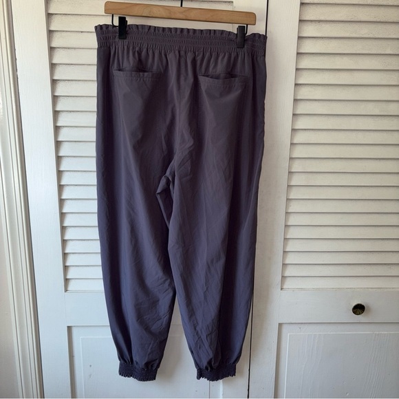 Athleta Dusk Violet Savannah Jogger size 14 Petite - Picture 3 of 6